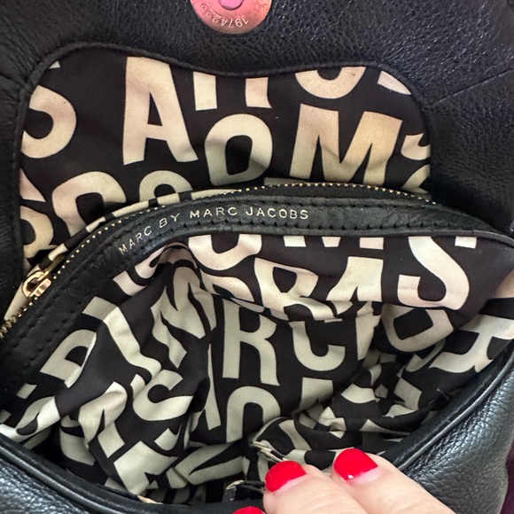 Marc Jacobs Black Leather Crossbody Bag - Picture 6 of 12